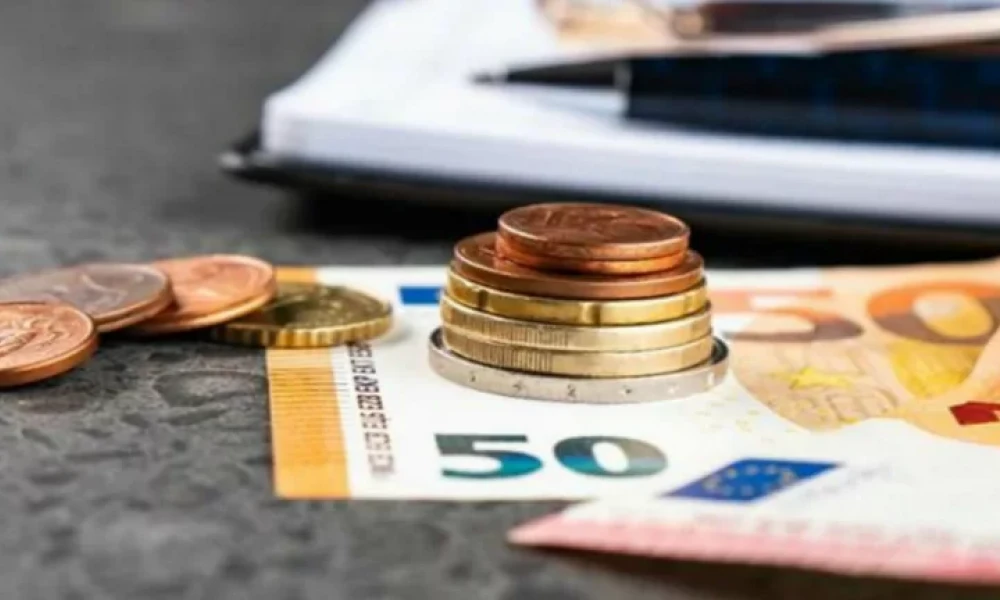 Τη Δευτέρα ξεκινά η καταβολή επιδομάτων από τον ΟΠΕΚΑ - Όσα ισχύουν με την προπληρωμένη κάρτα